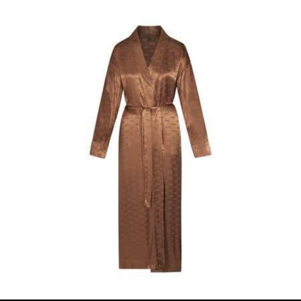Skims rare robe
